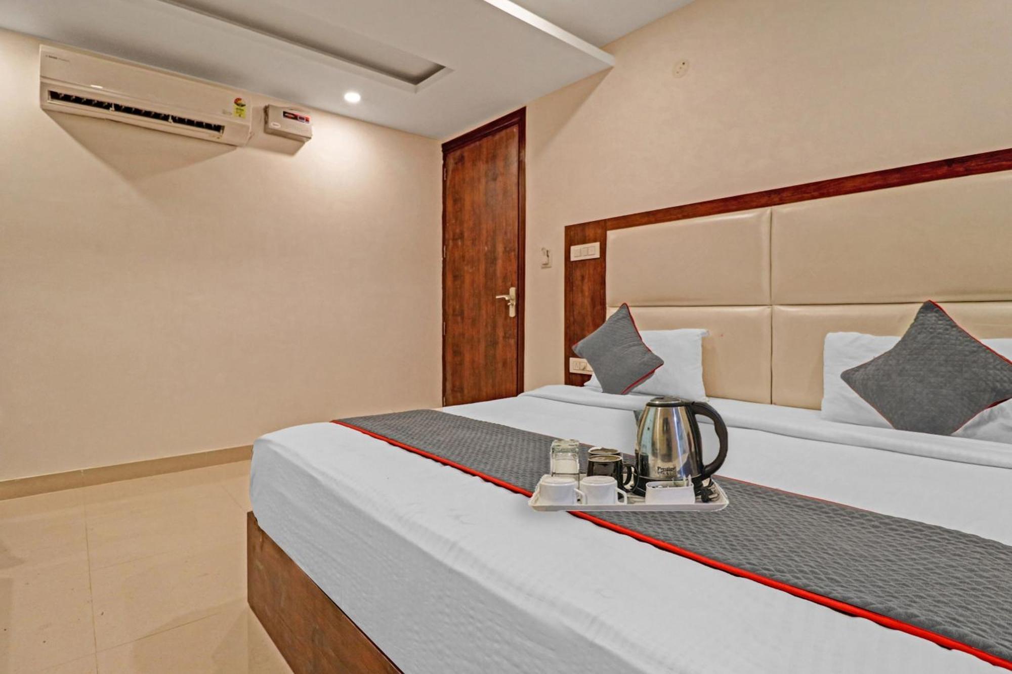 Townhouse Tark Inn Yeni Delhi Dış mekan fotoğraf
