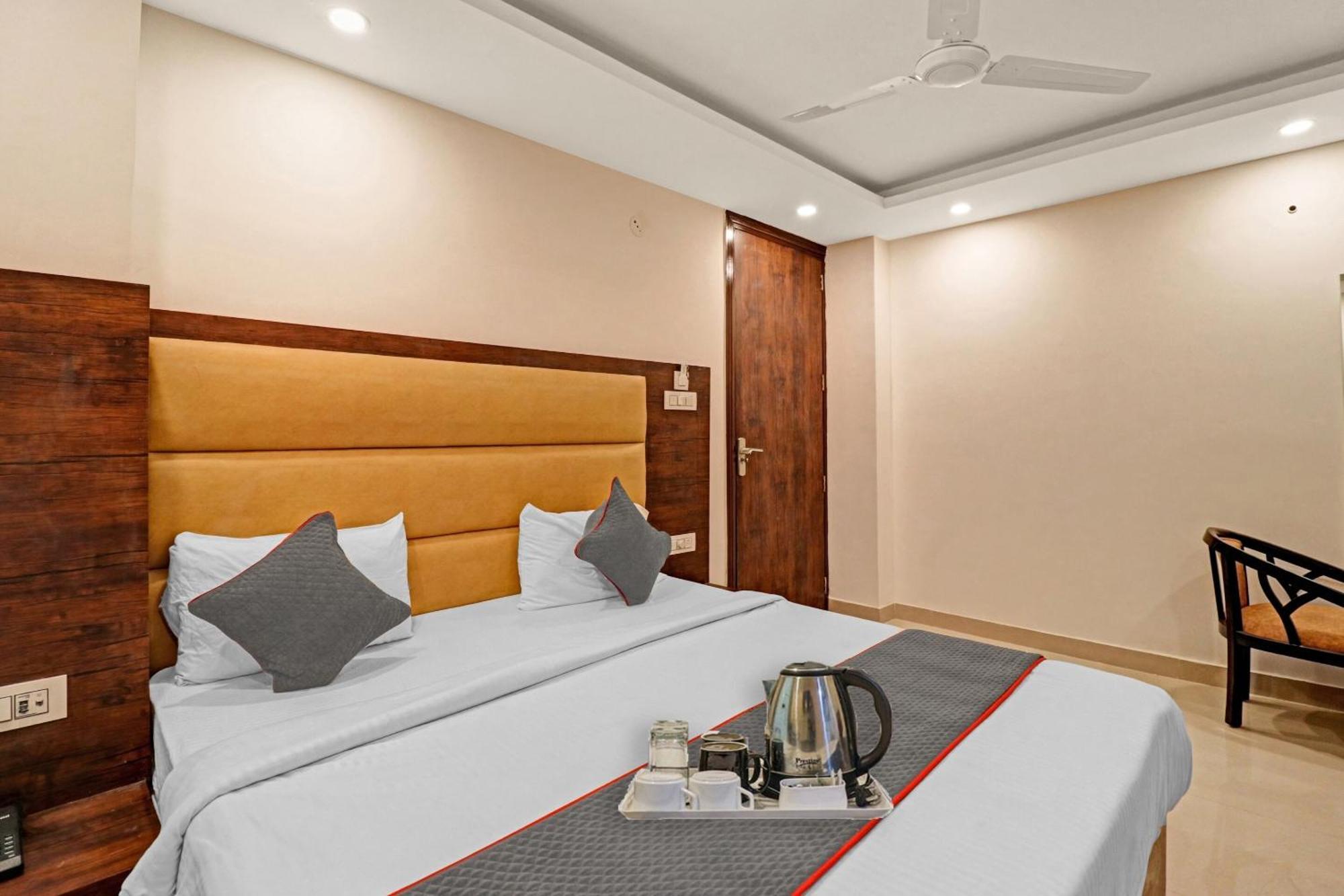 Townhouse Tark Inn Yeni Delhi Dış mekan fotoğraf