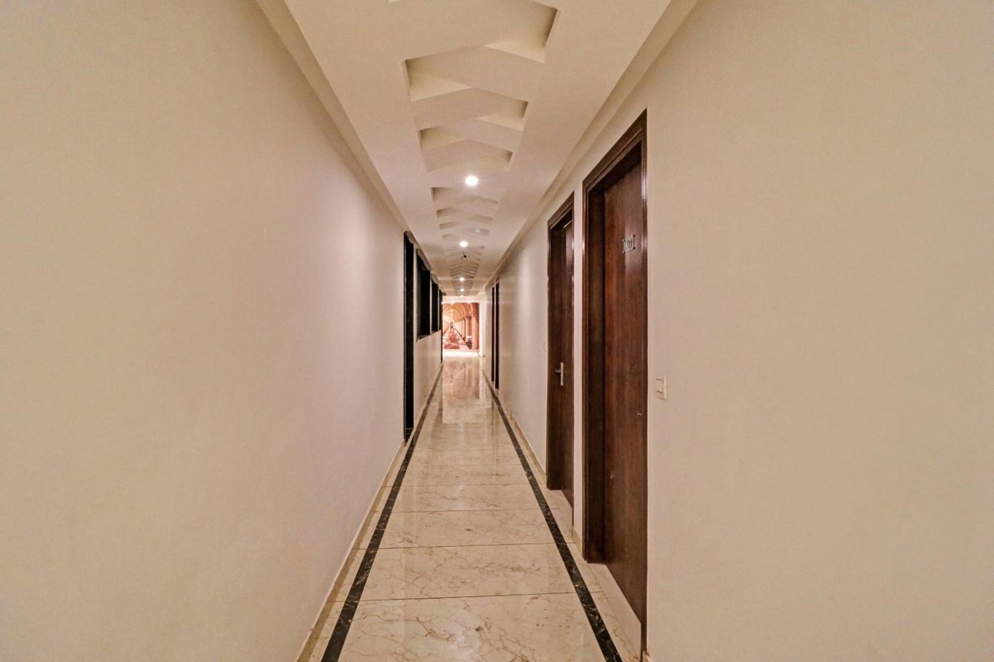 Townhouse Tark Inn Yeni Delhi Dış mekan fotoğraf
