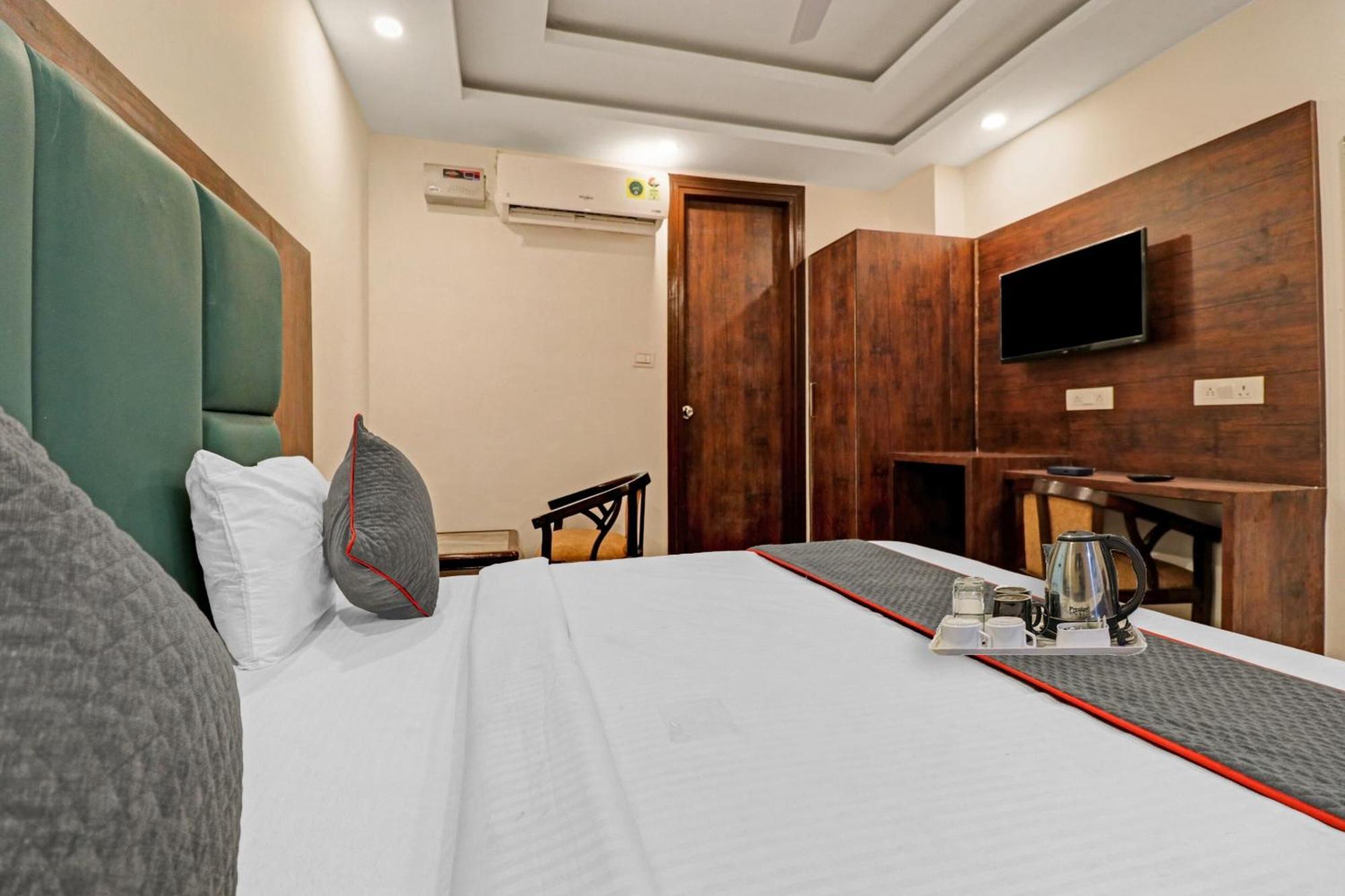 Townhouse Tark Inn Yeni Delhi Dış mekan fotoğraf