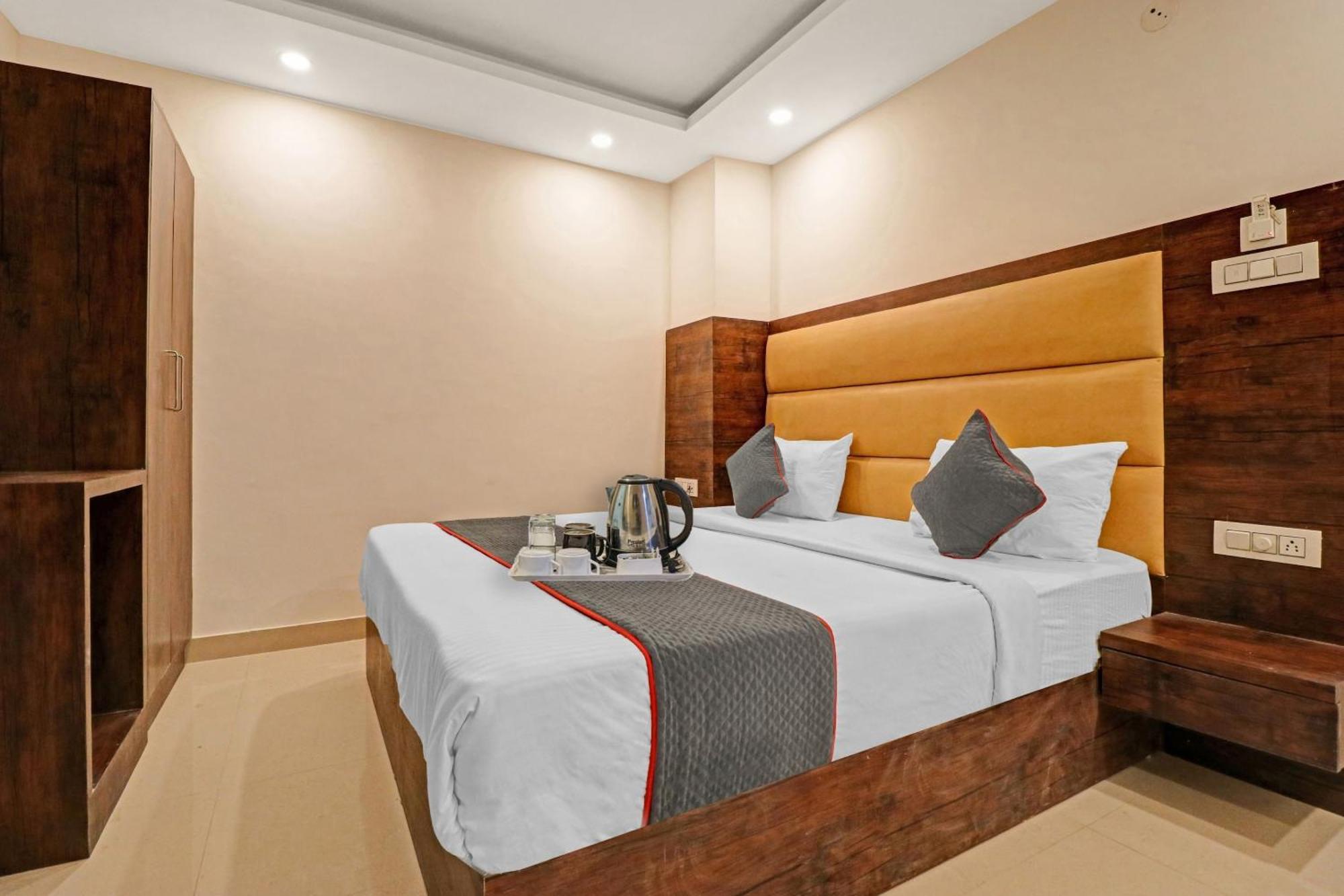 Townhouse Tark Inn Yeni Delhi Dış mekan fotoğraf