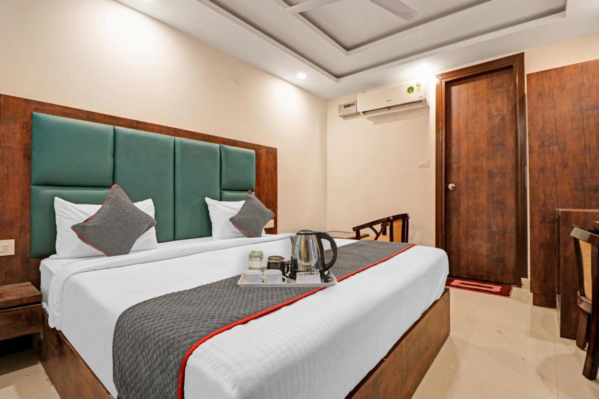 Townhouse Tark Inn Yeni Delhi Dış mekan fotoğraf