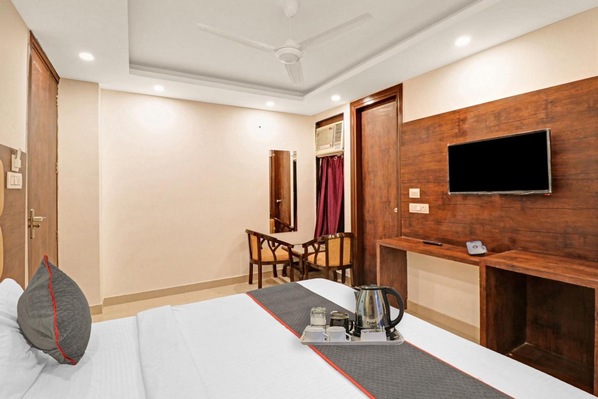 Townhouse Tark Inn Yeni Delhi Dış mekan fotoğraf