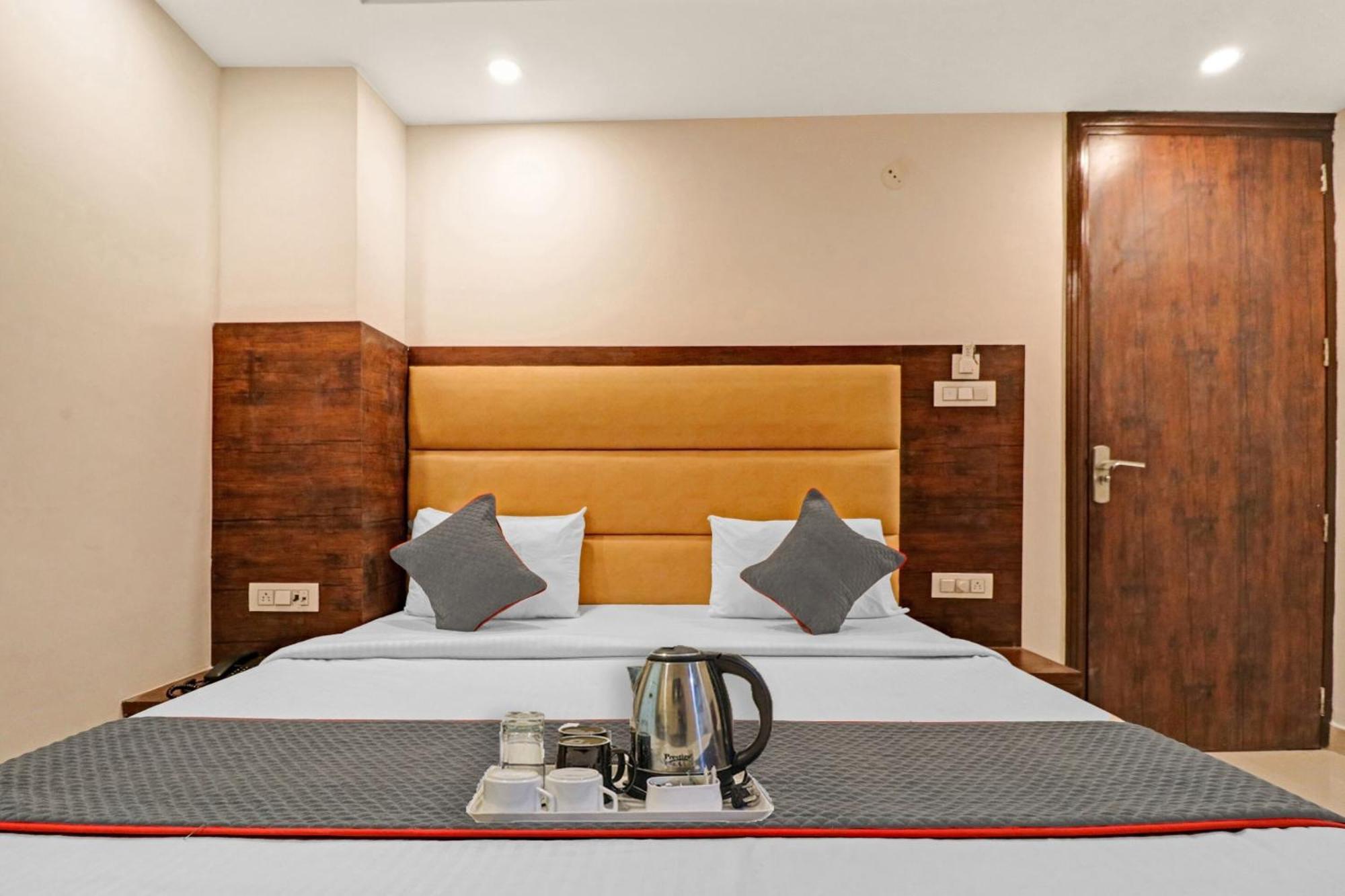 Townhouse Tark Inn Yeni Delhi Dış mekan fotoğraf