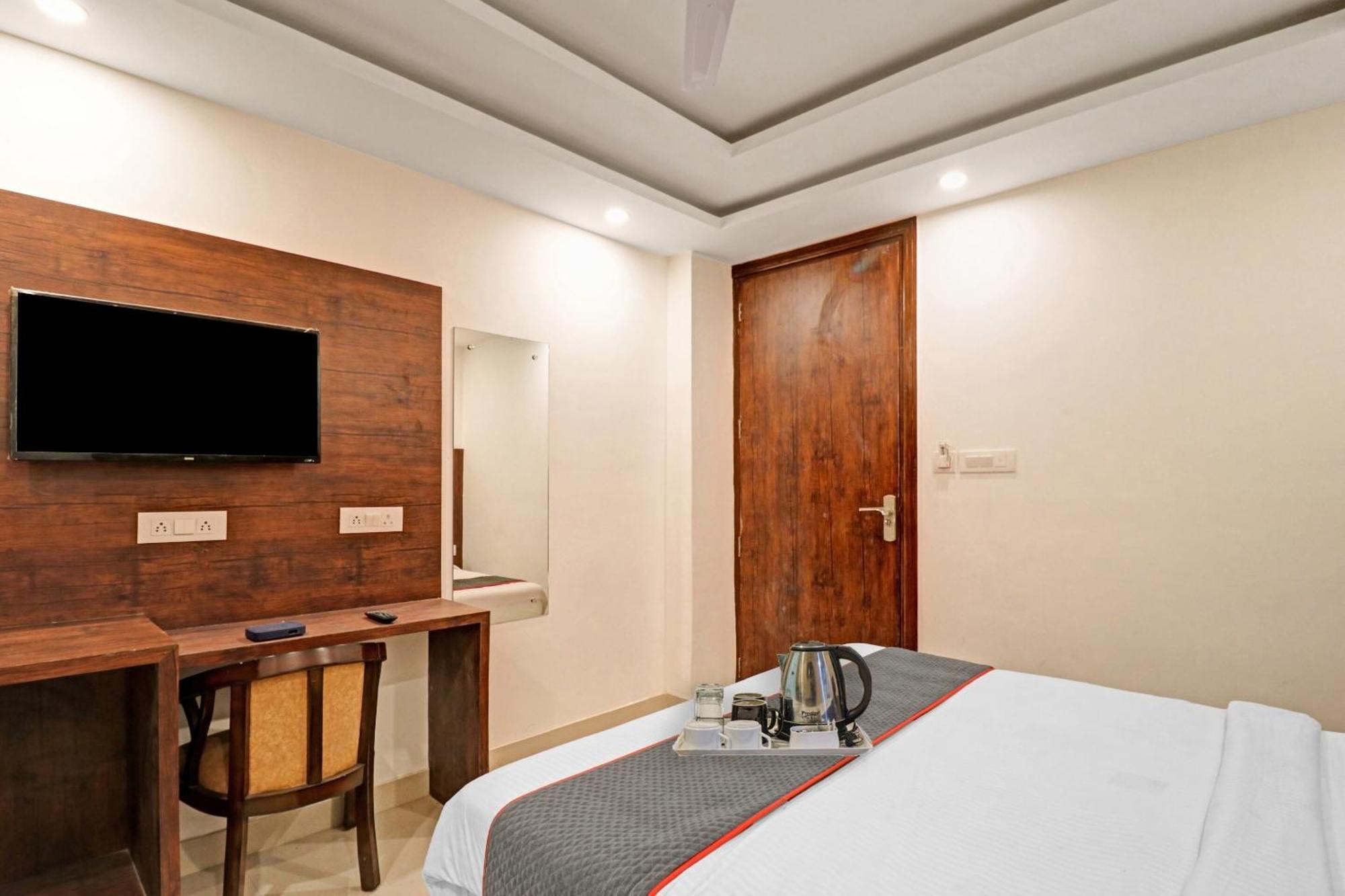 Townhouse Tark Inn Yeni Delhi Dış mekan fotoğraf