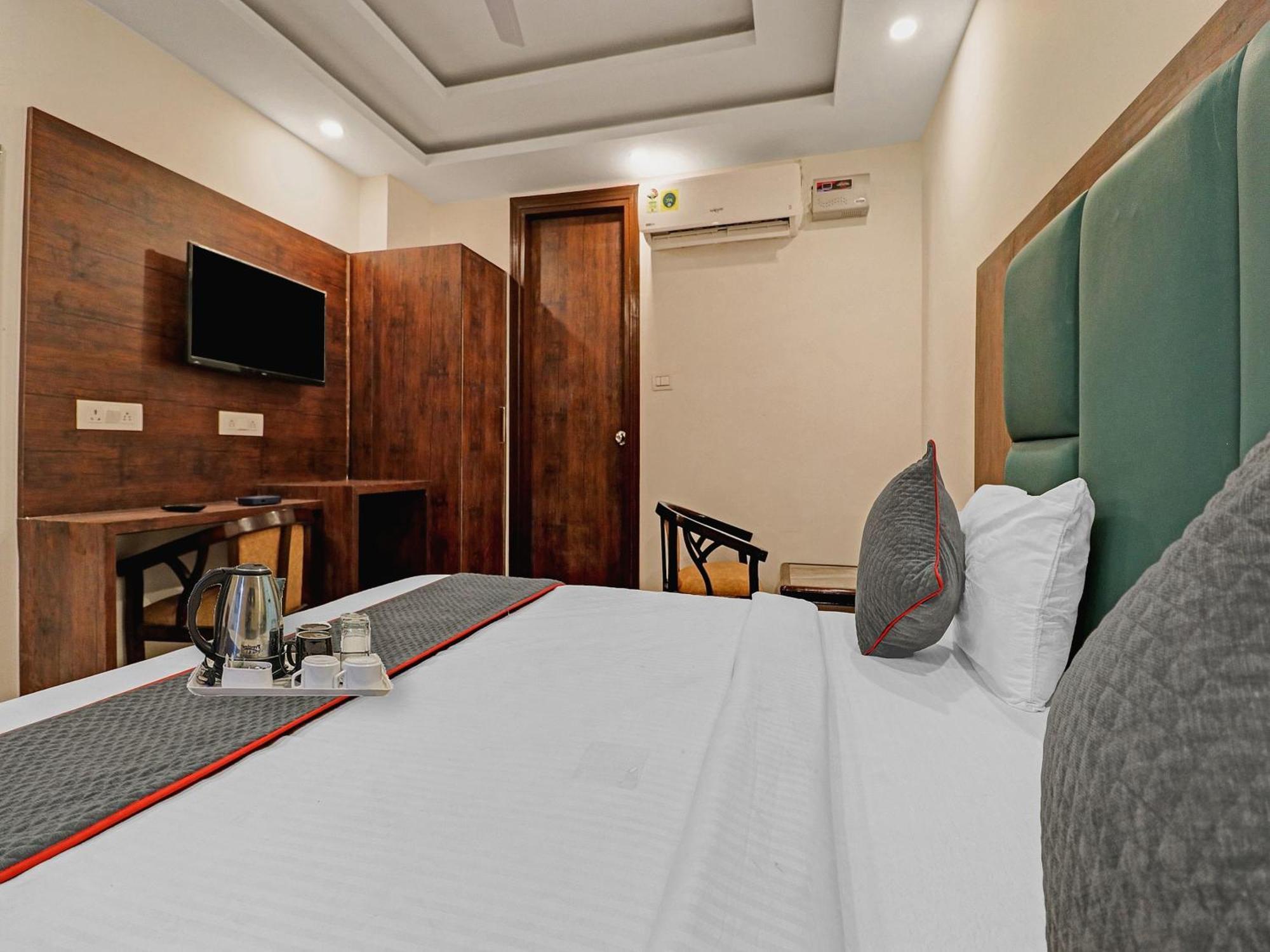 Townhouse Tark Inn Yeni Delhi Dış mekan fotoğraf